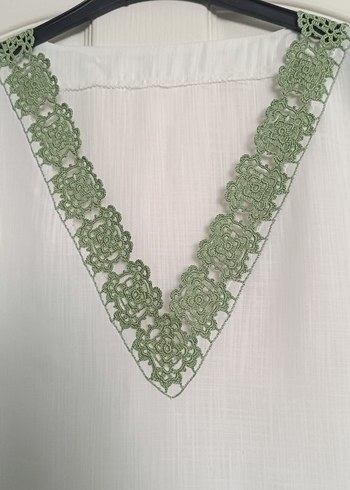 Dantel Detaylı Beyaz V Yaka Pareo - Görsel 2