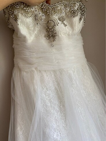 Taşlı kuyruklu straplez gelinlik - Görsel 3