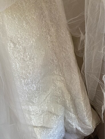 Taşlı kuyruklu straplez gelinlik - Görsel 4