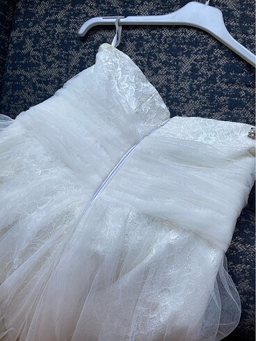 Taşlı kuyruklu straplez gelinlik - Görsel 6