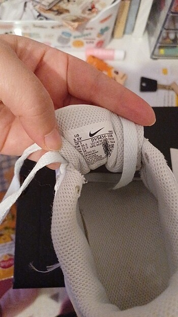 35,5 Beden beyaz Renk Nike dump ayakkabı