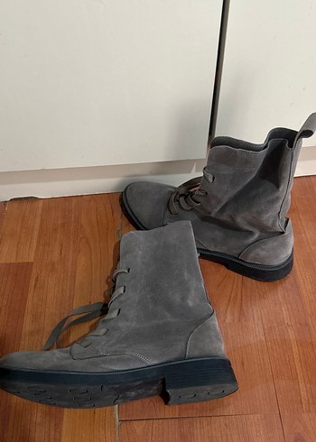 Diğer Gri süet bot yeni gibi