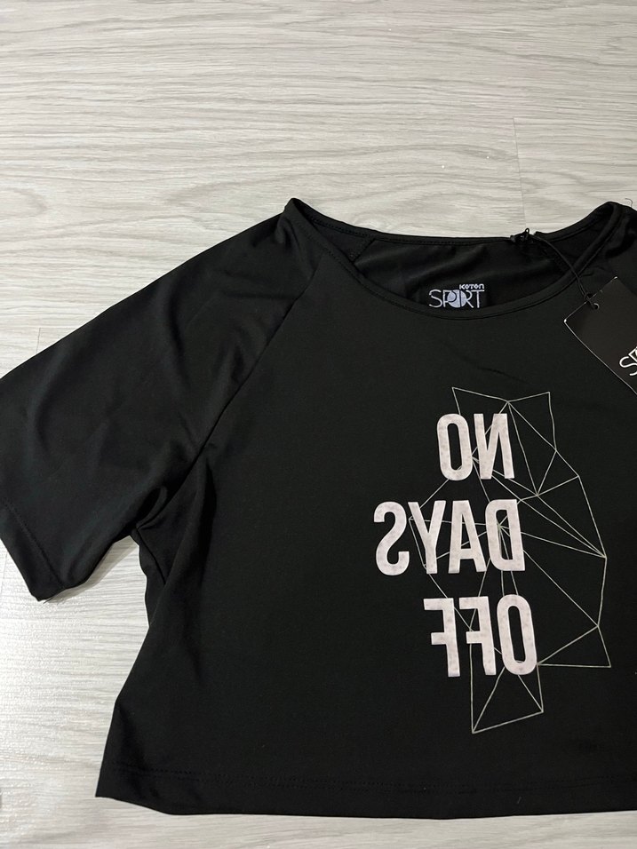 Siyah Baskılı Spor Kısa Kollu Tişört - Görsel 2