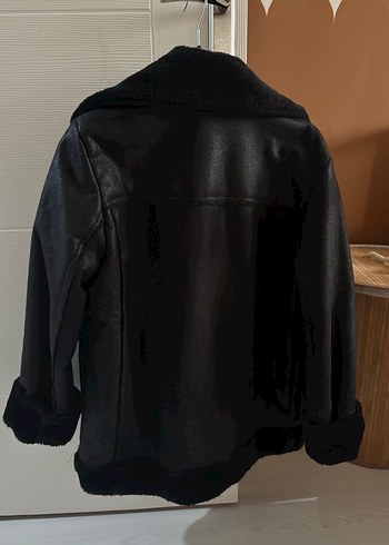 Siyah ceket içi kürklü deri görünümlü - Görsel 2