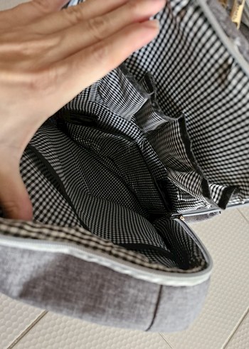 Gri Kare Desenli Bebek Çantası - Görsel 4