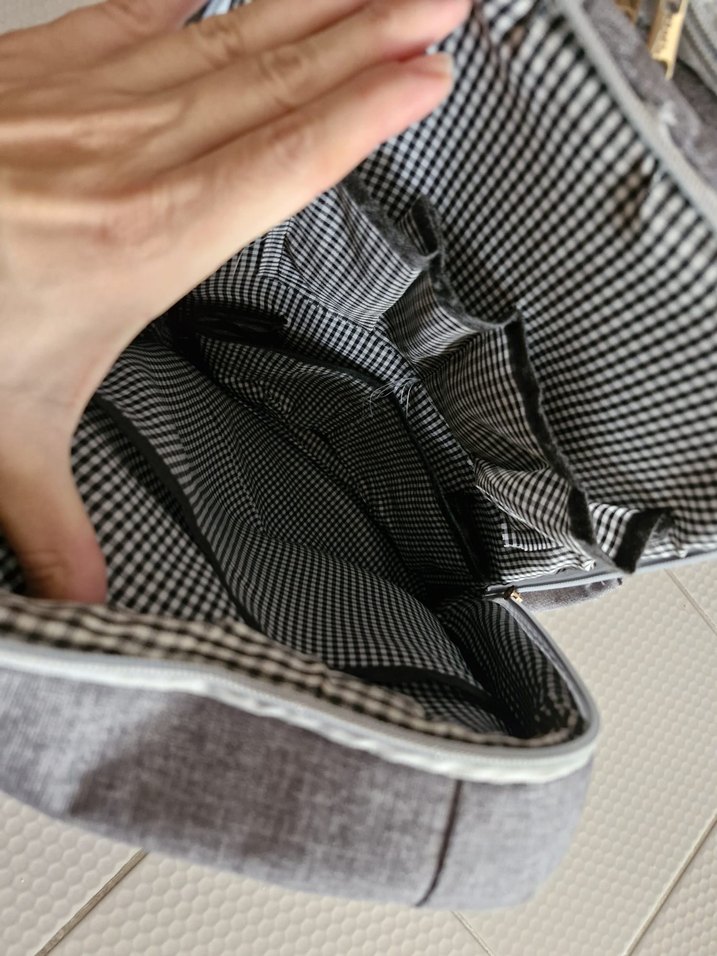 Gri Kare Desenli Bebek Çantası - Görsel 4