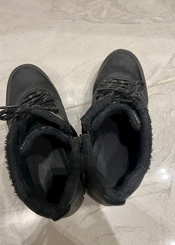 Siyah Erkek Bot - Görsel 4