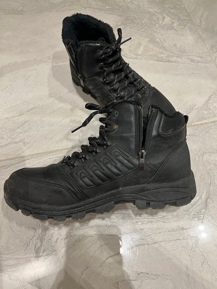 Siyah Erkek Bot - Görsel 3