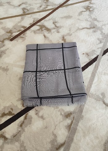 Gri Pileli Kadın Şal - Görsel 6