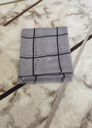 Gri Pileli Kadın Şal - Görsel 2