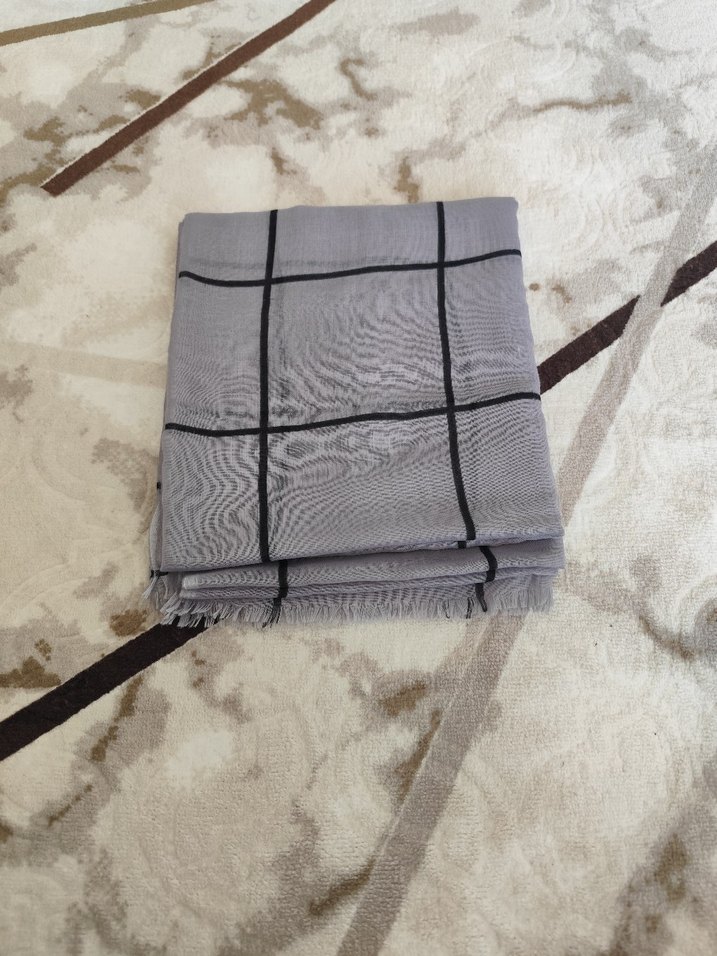 Gri Pileli Kadın Şal - Görsel 2