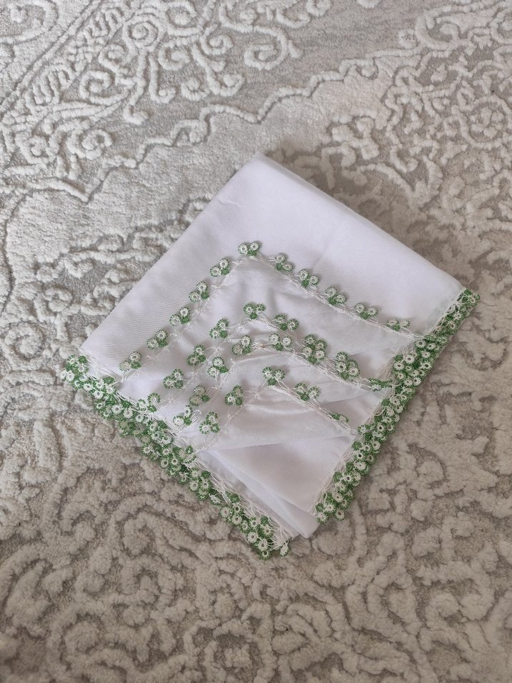 Boncuk Detaylı Beyaz Kadın Eşarp - Görsel 2