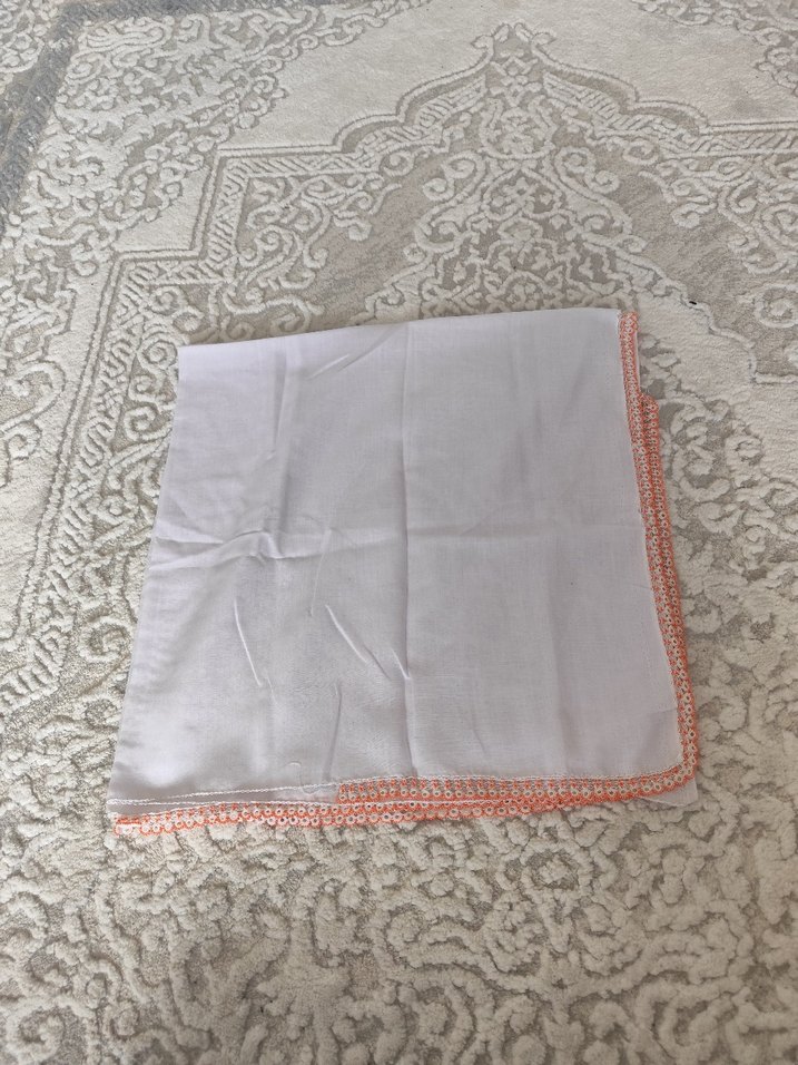 Boncuk Kenarlı Beyaz Kadın Eşarp - Görsel 5