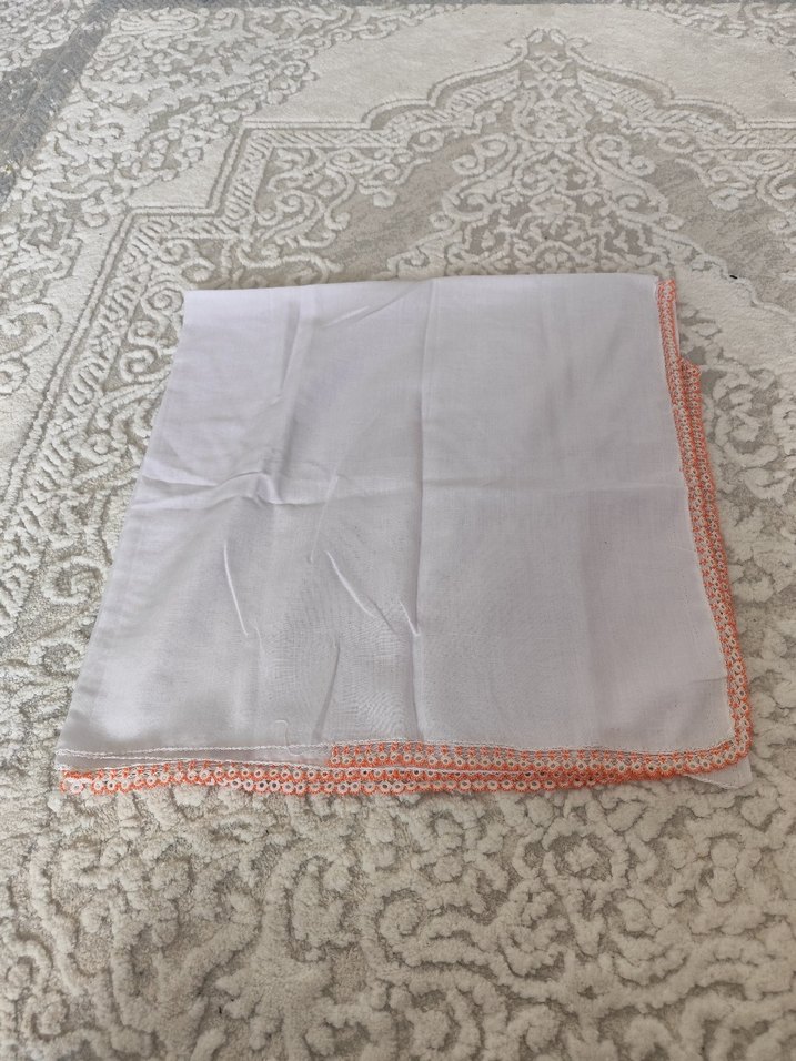 Boncuk Kenarlı Beyaz Kadın Eşarp - Görsel 4