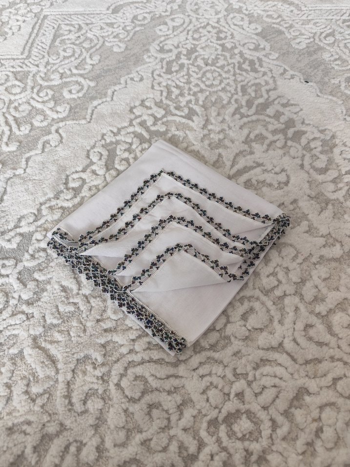 Boncuk Detaylı Beyaz Kadın Fular - Görsel 3