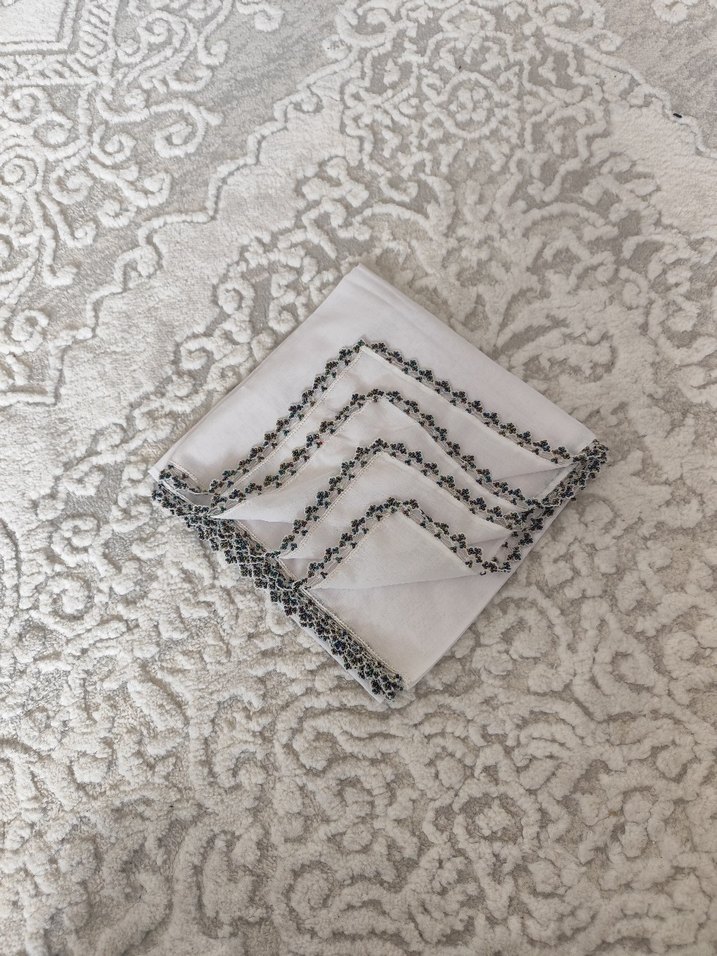 Boncuk Detaylı Beyaz Kadın Fular - Görsel 2