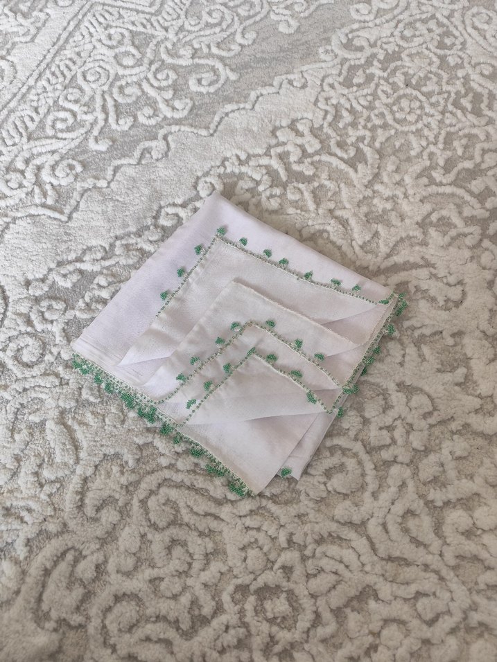 Boncuk Detaylı Beyaz Kadın Eşarp - Görsel 2