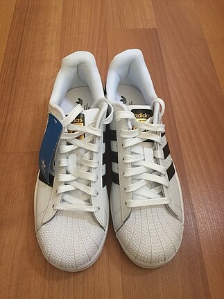 Sıfır Etiketli Adidas Süperstar 40 numara