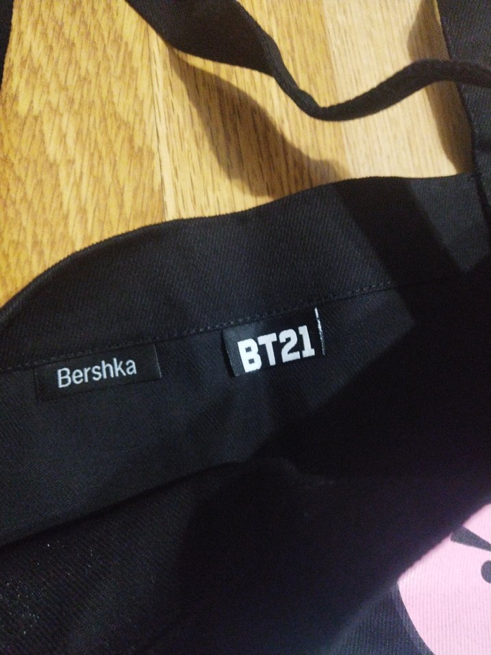 BT21 Baskılı Siyah Kadın Omuz Çantası - Görsel 3