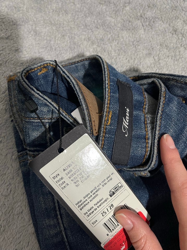 Bel Detaylı Kadın Mavi Denim Pantolon 25 beden - Görsel 2