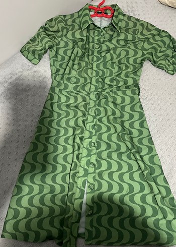 Trendyol & Milla Retro Dalgali Yesil Gomlek Elbise
