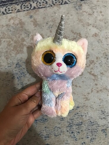 Tyess kedi unicorn