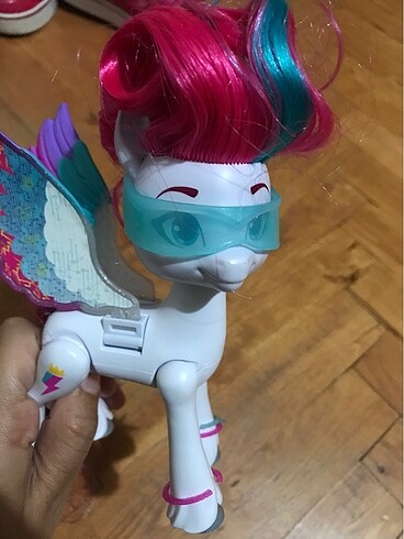 My Little Pony Zipp storm kanat çırpan pony