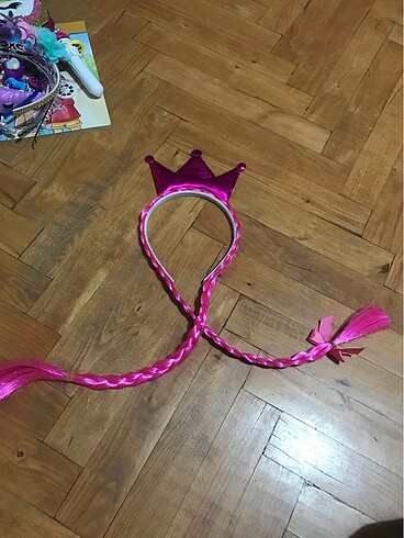 Uzun örgülü rapunzel taç