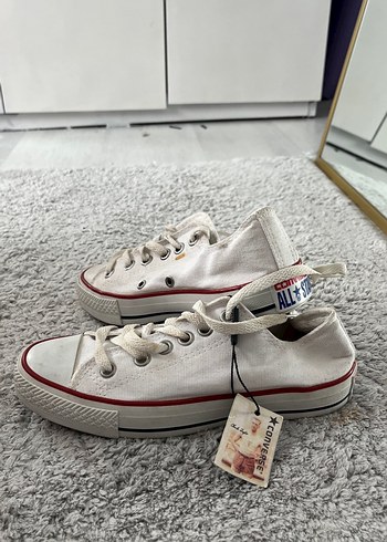 Beyaz Converse Kadın Spor Ayakkabı