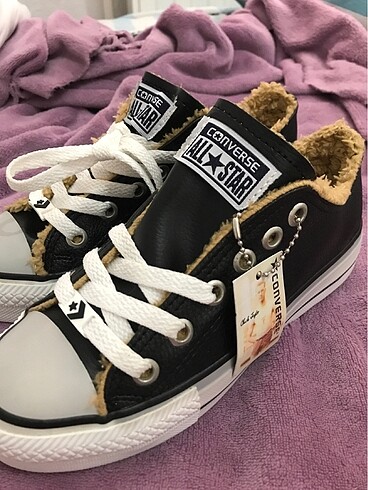 Sıfır etiketli deri converse spor ayakkabı