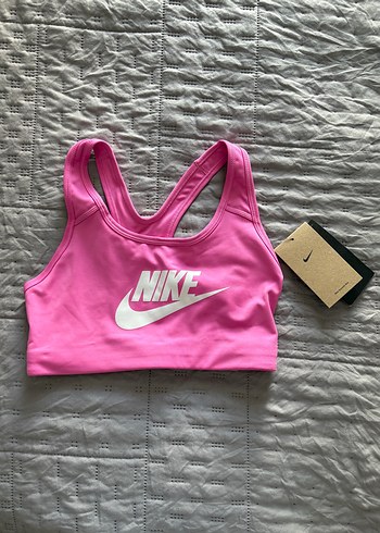Nike Sporcu Sütyeni etiketli