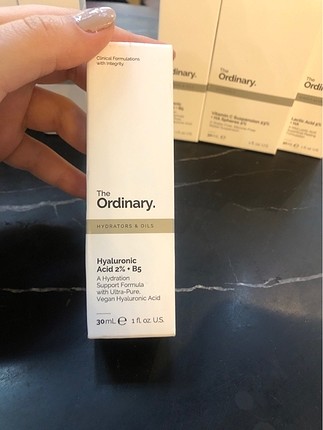 The Ordinary Hyaluronic acid ve B5 serumu