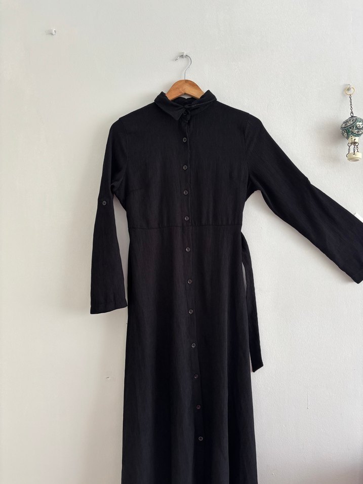 Kadın Siyah Kemerli Uzun Keten Elbise - Görsel 3