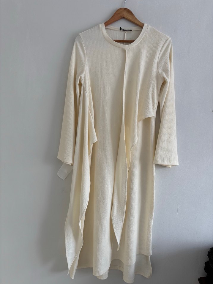 Beyaz Drapeli Uzun Elbise - Görsel 5