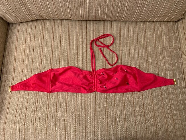 Sıfır etiketi kesik Nar çiceği kırmızısı,40 beden bikini üstü