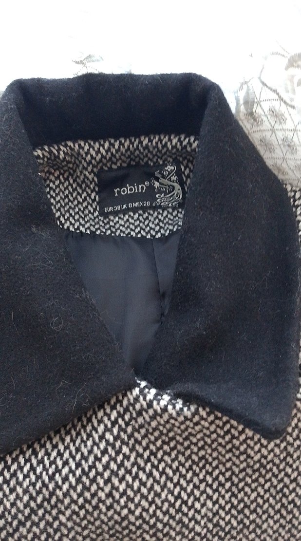 Siyah Beyaz Kaban - Görsel 2