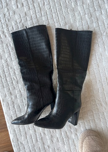 H&M Siyah Deri Yılan Desenli Dizüstü Topuklu Çizme - Görsel 3