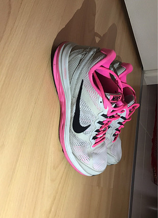 Nike spor ayakkabı