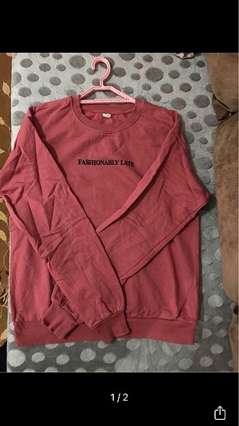 Sweatshirt