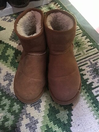 Ugg bot.