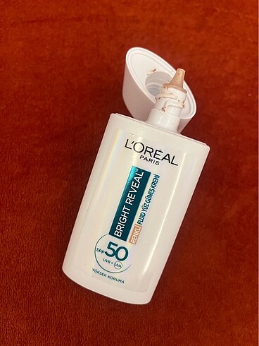 Beden L?Oréal Paris Bright Reveal Renkli Yüz Güneş Kremi