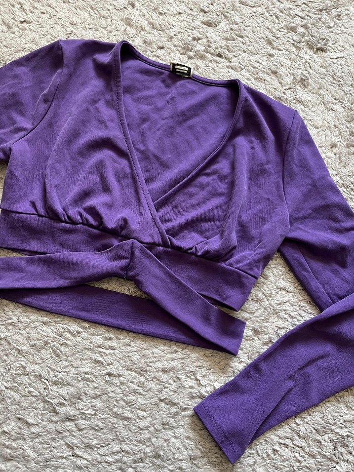 mor dekolteli bluz - Görsel 2