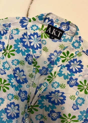 Çiçek Desenli Kısa Kollu V Yaka Kadın bluz - Görsel 3