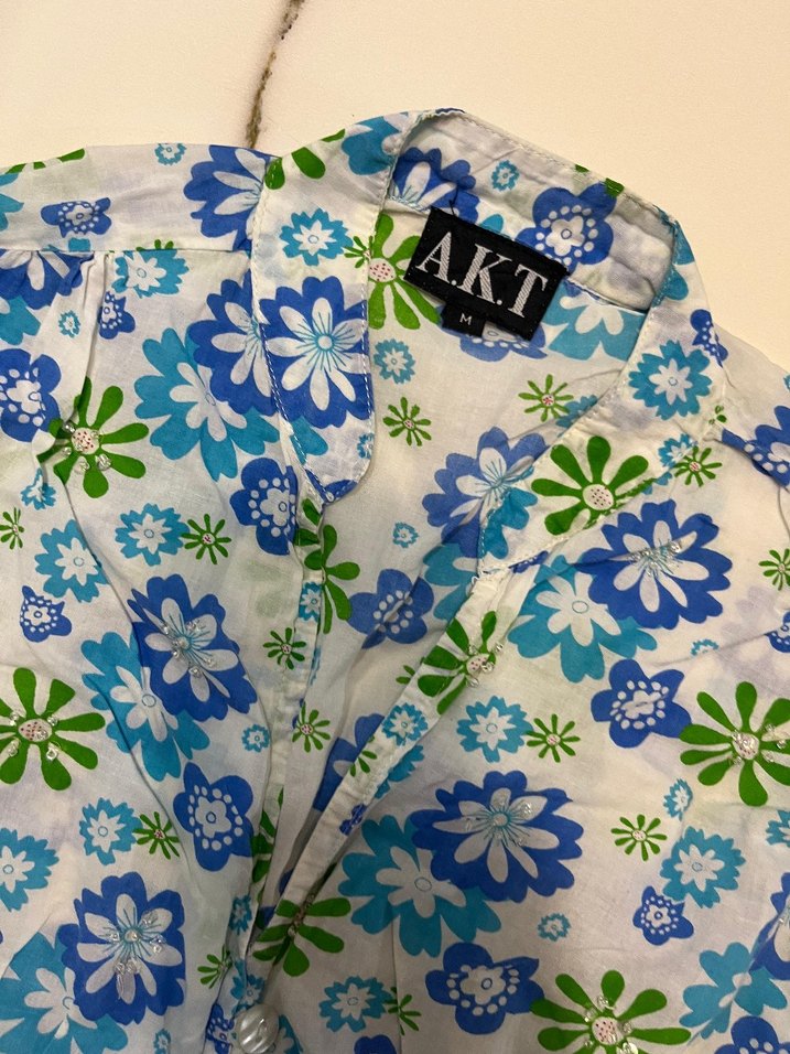 Çiçek Desenli Kısa Kollu V Yaka Kadın bluz - Görsel 3