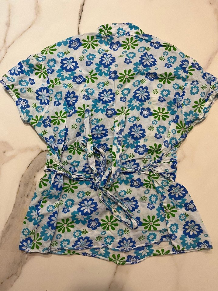 Çiçek Desenli Kısa Kollu V Yaka Kadın bluz - Görsel 4