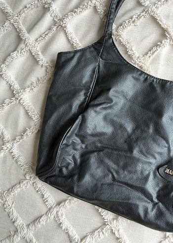 Siyah Deri Fermuarlı Minimalist Kadın Çantası - Görsel 3