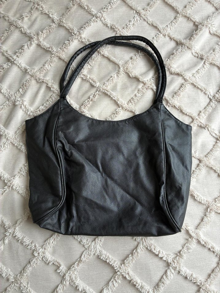 Siyah Deri Fermuarlı Minimalist Kadın Çantası - Görsel 4