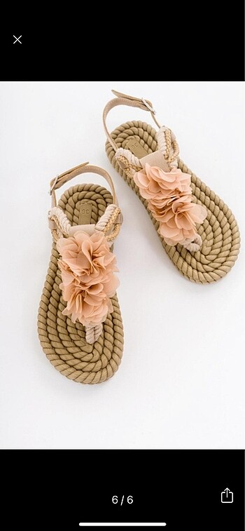 Çiçekli şık yazlık hasır sandalet