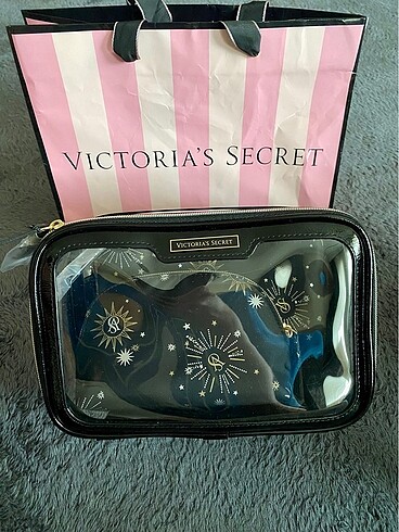 Victoria secret makyaj çantası
