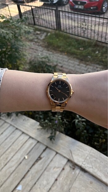 Daniel Wellington Daniel Wellington saat
